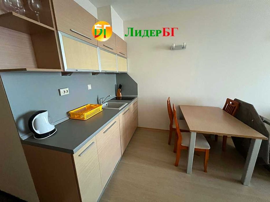 Двустаен апартамент с фронтална гледка морето на първа линия