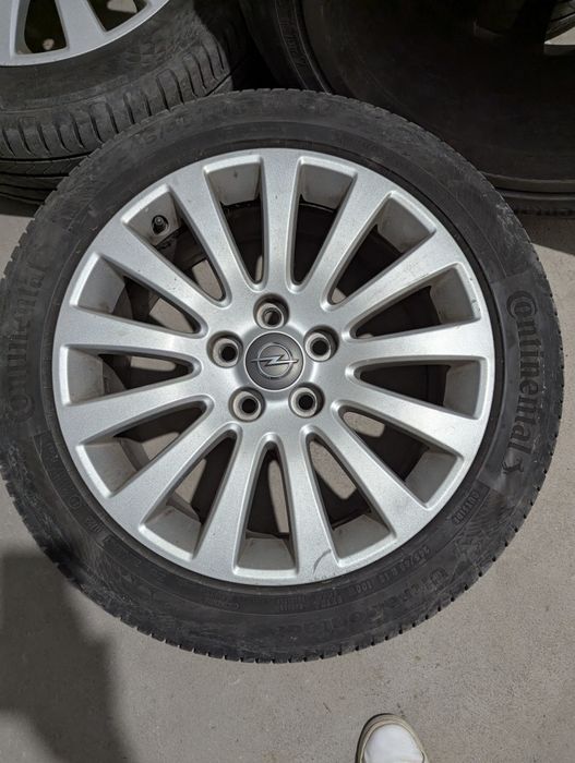 Джанти с гуми 245/45/R18 Continental UltraContact за Opel