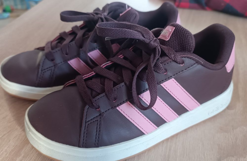 Adidas за момичета.