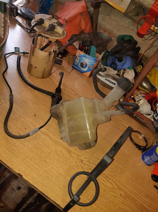 Рено Лагуна 1,9 дци-2004 г-останали части