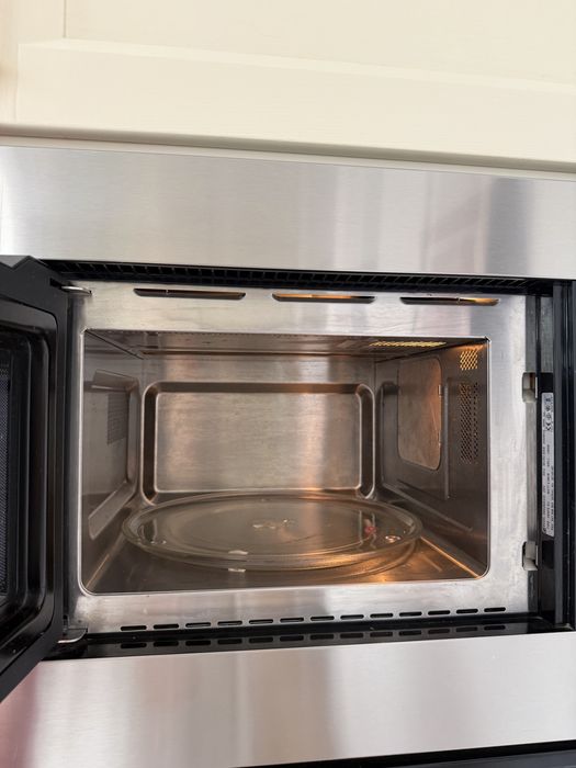Микроволновка Electrolux