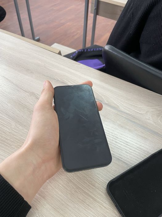 Продам или обмен айфон 13