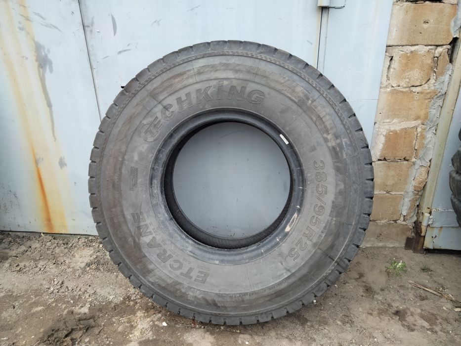 Шина на автокран 385/95R25