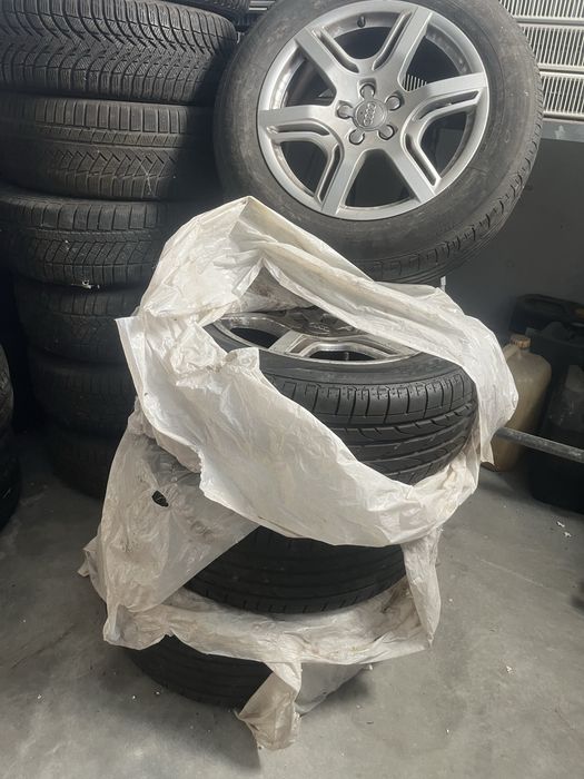 Jante originale Audi Q5 R18 5x112 ET39 cu anvelope 235/60 R18