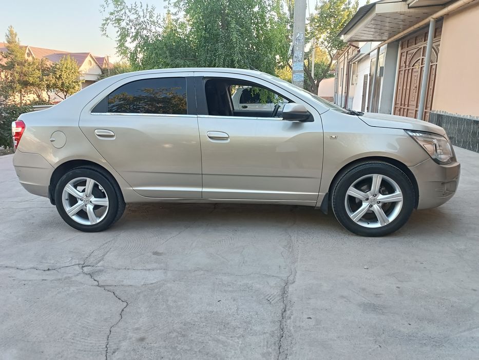 Kobalt Diska Balon Leksus dizayn  215 55 R17 Holati yaxshi