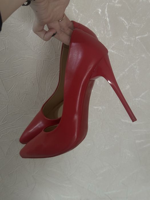 Туфли красные