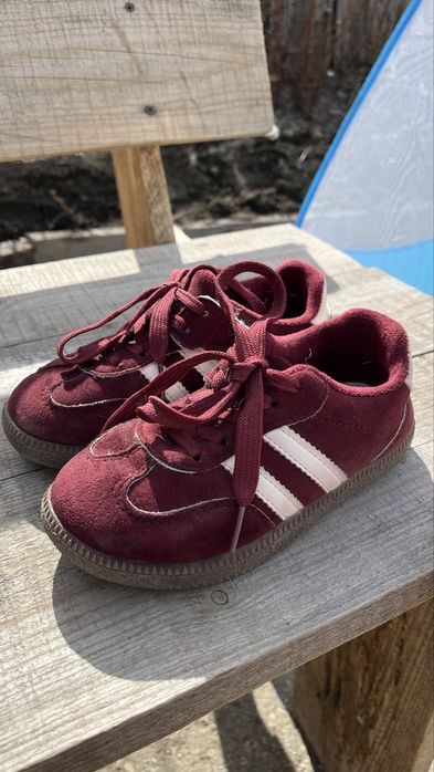 Кроссовки почти новые детские