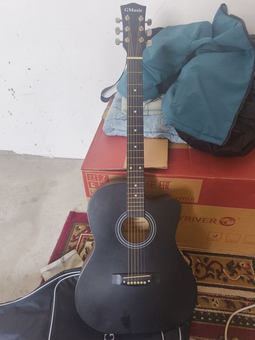 Гитара акустическая