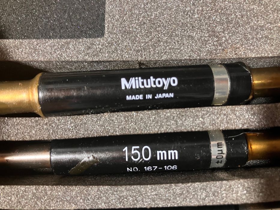 Micrometru exterior Mitutoyo 100–200 mm, precizie 0.01 mm,