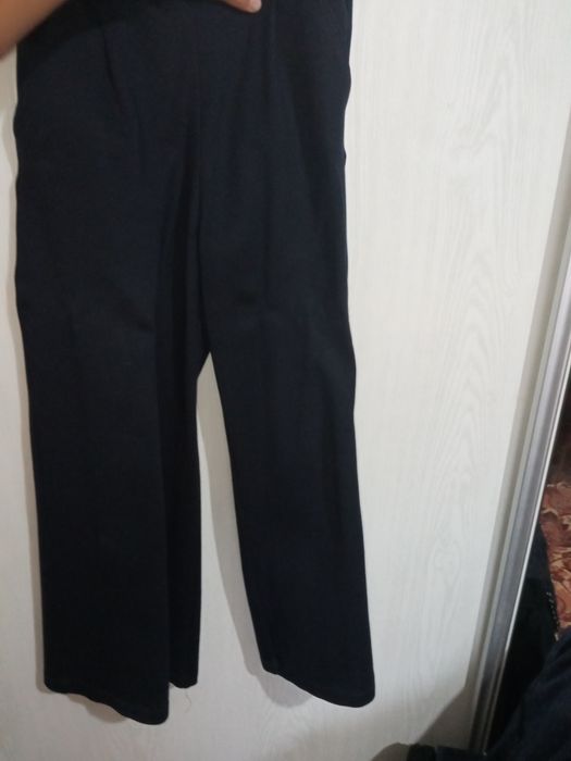 Продам школьные брюки для девочки