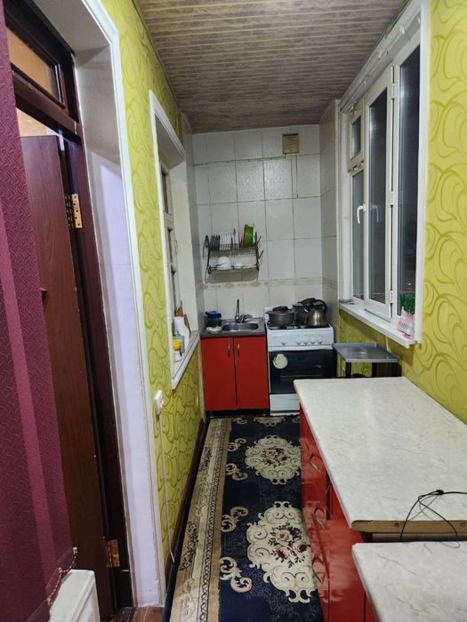 Чиланзар 20.  Срочно. Продаю. 2 х комнатная Зеркалка