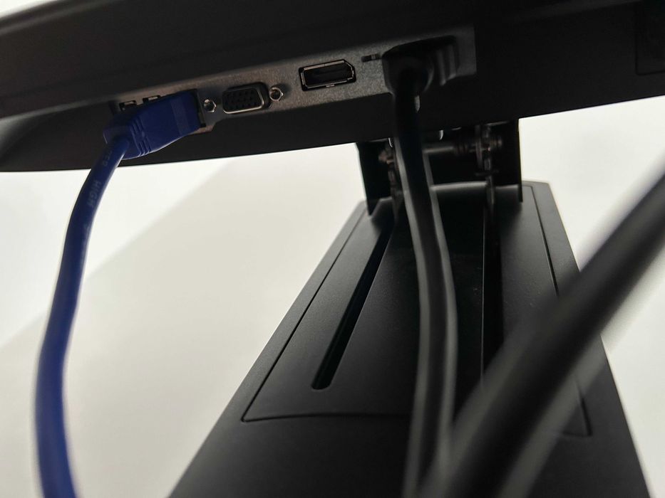 Monitor LED DELL P2317H 23 inch USB ecran pivotant inaltime reglabila