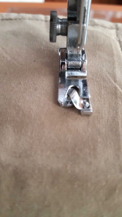 Комплект крачета – пети  за подгъв за шевна машина нови