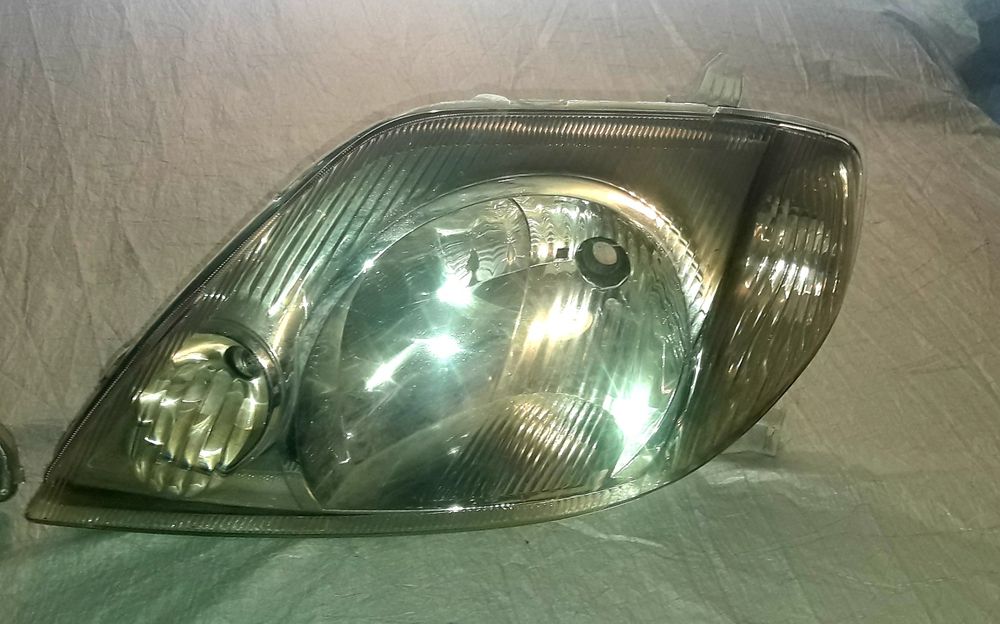 Фары от toyota corolla.