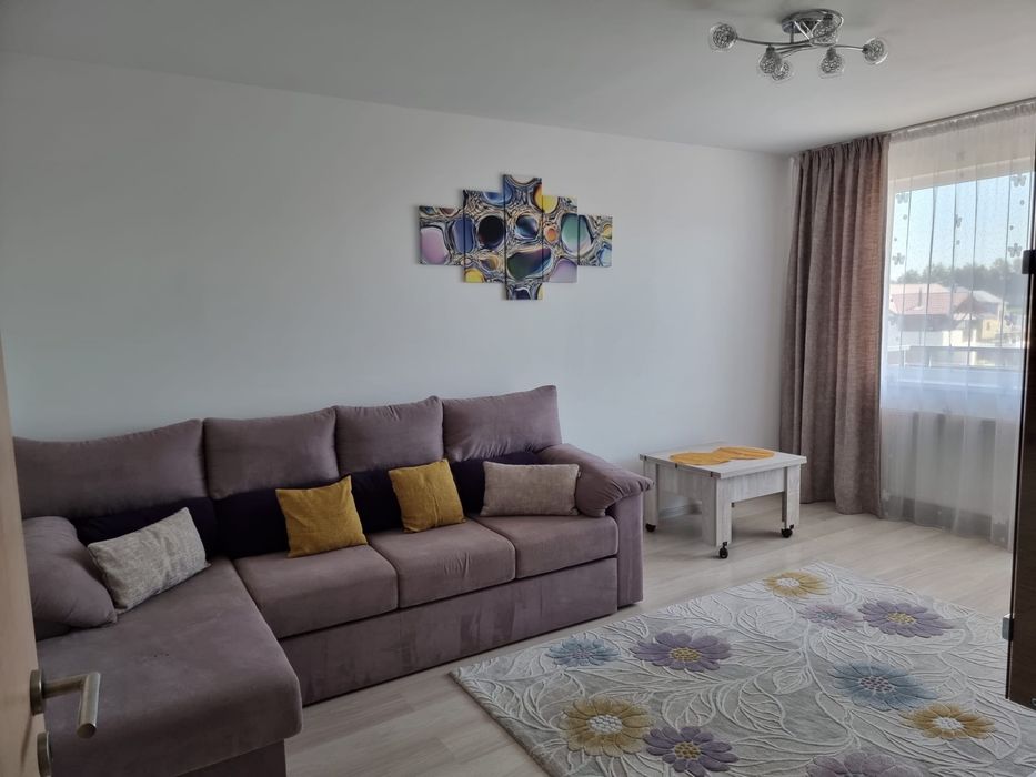 Proprietar Inchiriez apartament zona Coresi