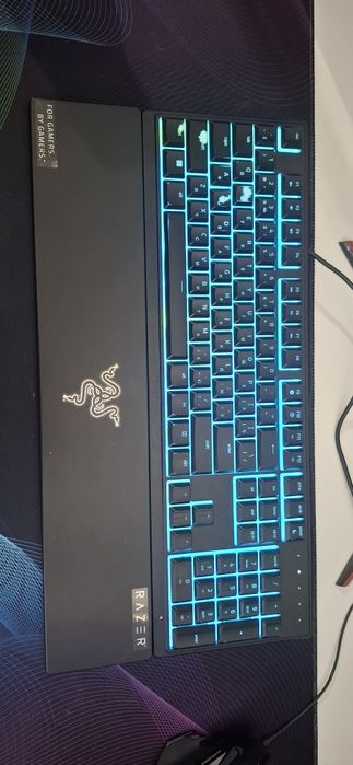 Продам игровую клавиатуру Razer