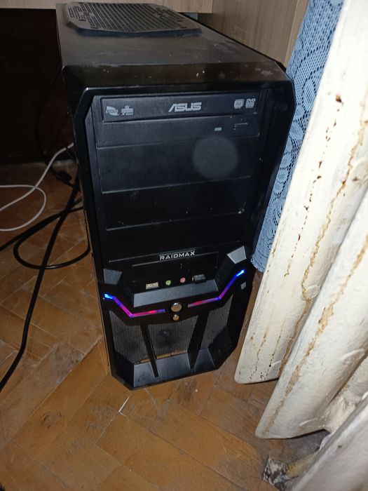 PC + periferice incluse