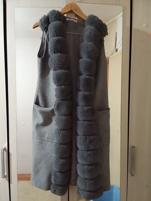 Продам кашемировую жилетку