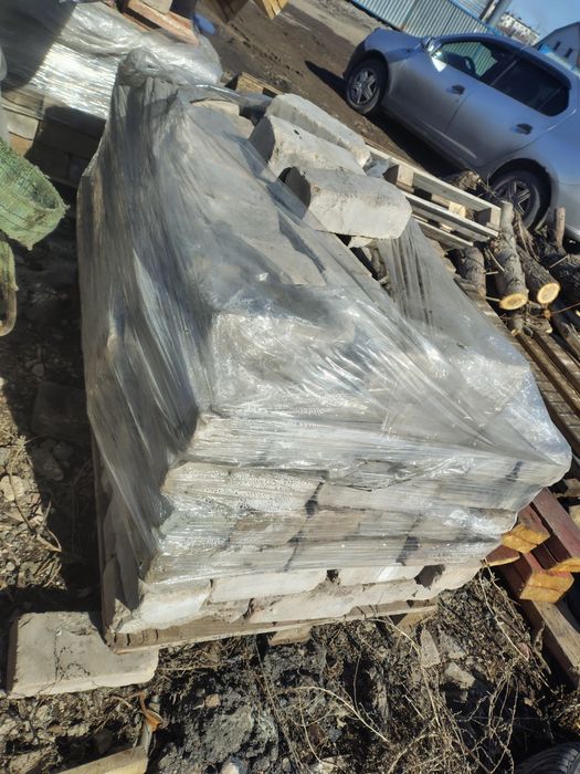 Кирпичи 3 поддона