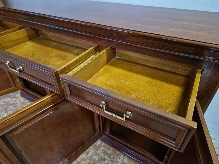 Черешов контрабюфет дресоар три крила