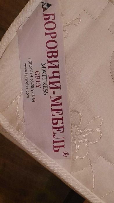 Продается спальный гарнитур белого цвета