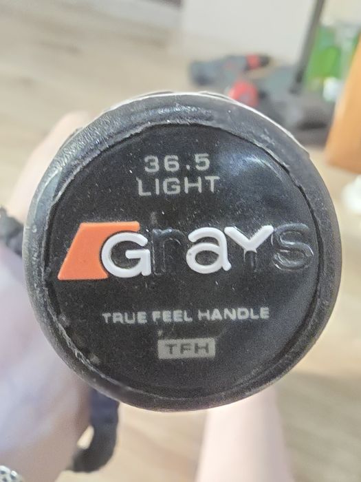 Стикове и кори за хокей на трева