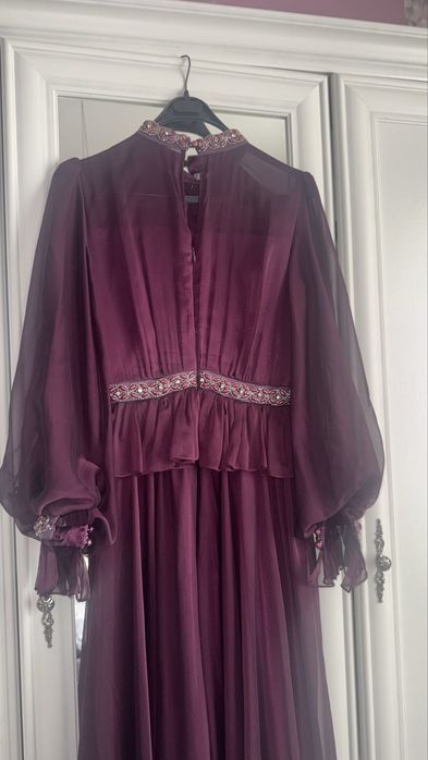 Красивое новое платье