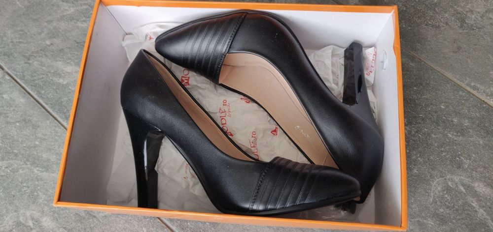 Pantofi de dama negri