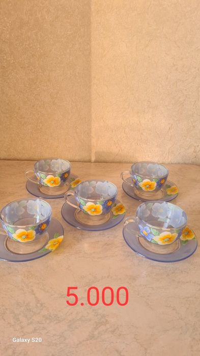 Посуда сервизы, пиалки, вазы.