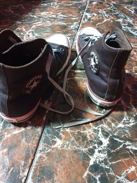 Converse maro de piele