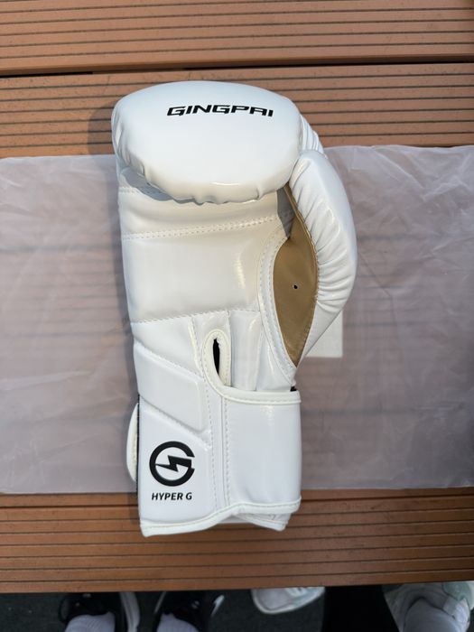 Боксерские перчатки