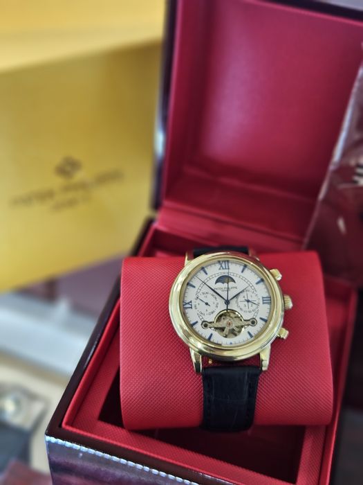 Продам классические золотые часы Patek Philippe