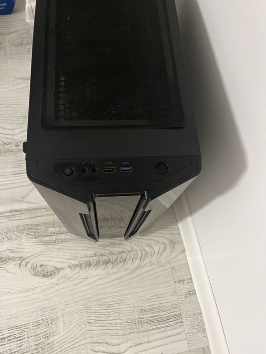 Продавам.  гейминг  компютър