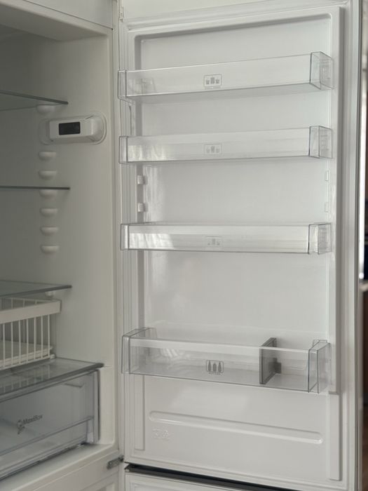 Frigider Whirlpool