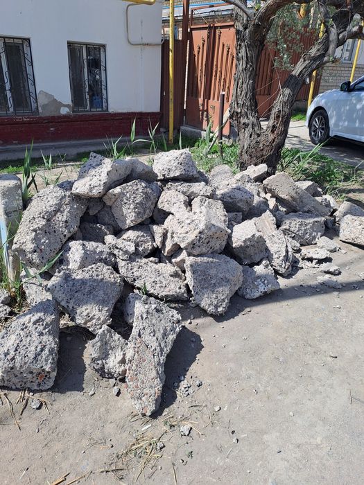 Отдам куски бетона