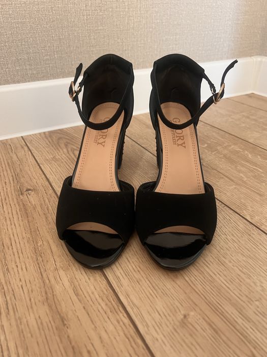 Продам  женские туфли