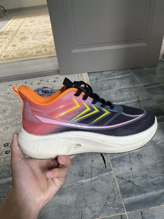 Кроссовка жүгіруге жаксы