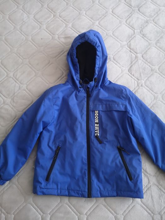 Продам детские куртки