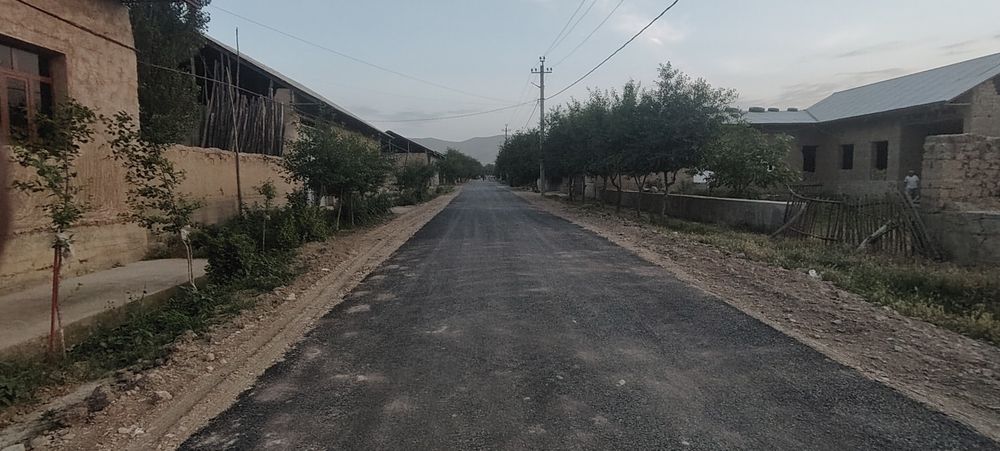 Kuyovboshida uy er uchaska sotiladi 12 sotx 2xona usti yopilgan.