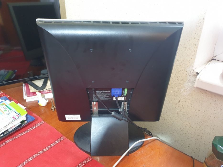 Monitor Viewsonic VG 712s cu boxe incorporate