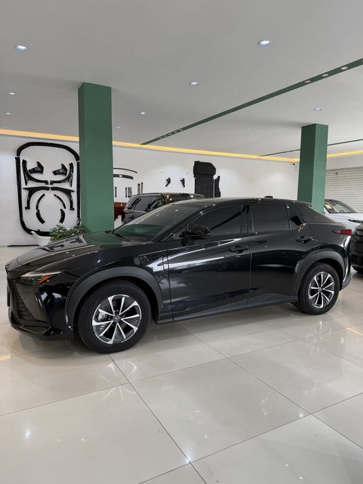 Lexus rz450E 2025 модель