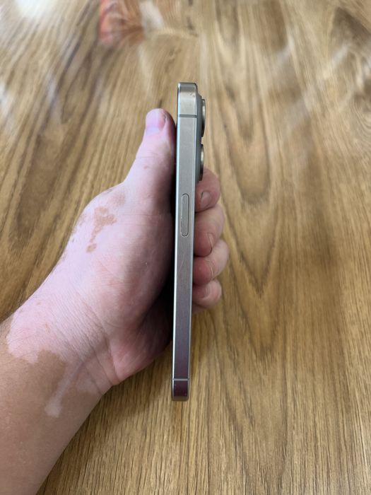 Iphone 15 pro titanium