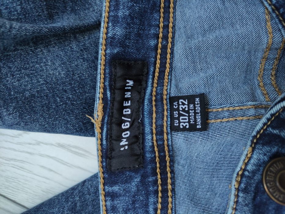 Vând blugi baieti 30/32