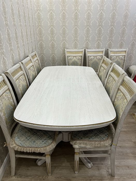 Продам гостиный стол 3 м