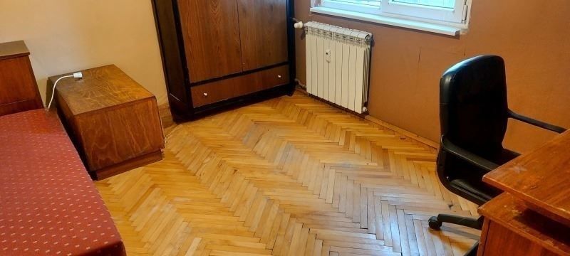 Дава се под наем Тристаен апартамент в София, Света Троица - 85 кв.м за 547.23 € - Снимка #4