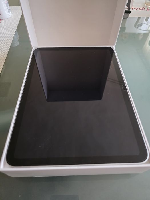 iPad (10Gen)– 64GB, С минимални следи от употреба в Гаранция