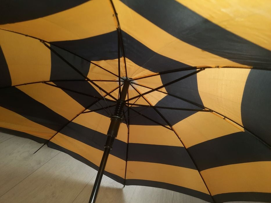 Зонт отдам А нам шок оладку