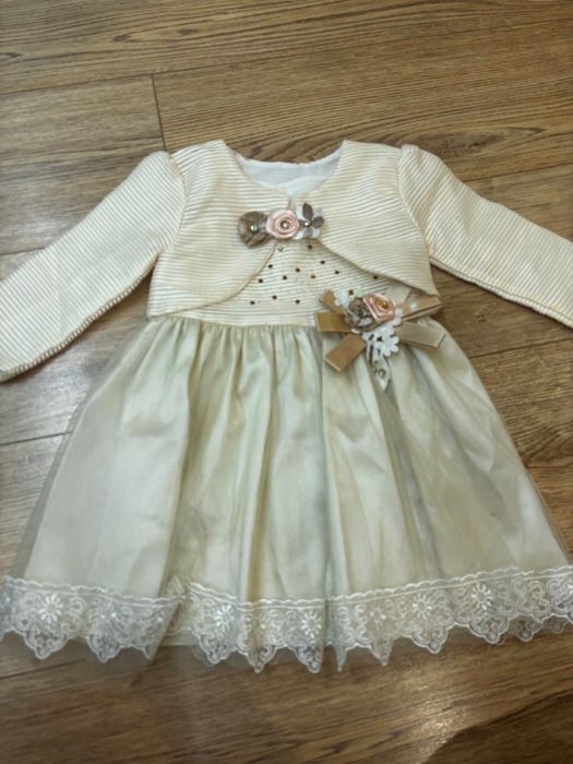 Платье на девочку нарядное