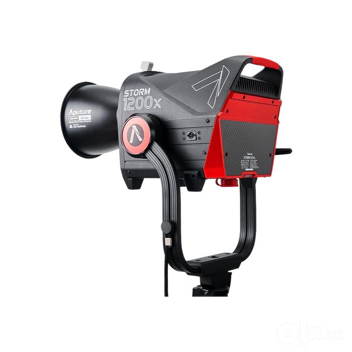 Aputure Storm 1200x - Cinema LED Light