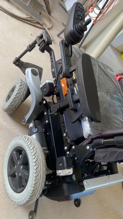 Scaune electrice pentru persoane cu dizabilități